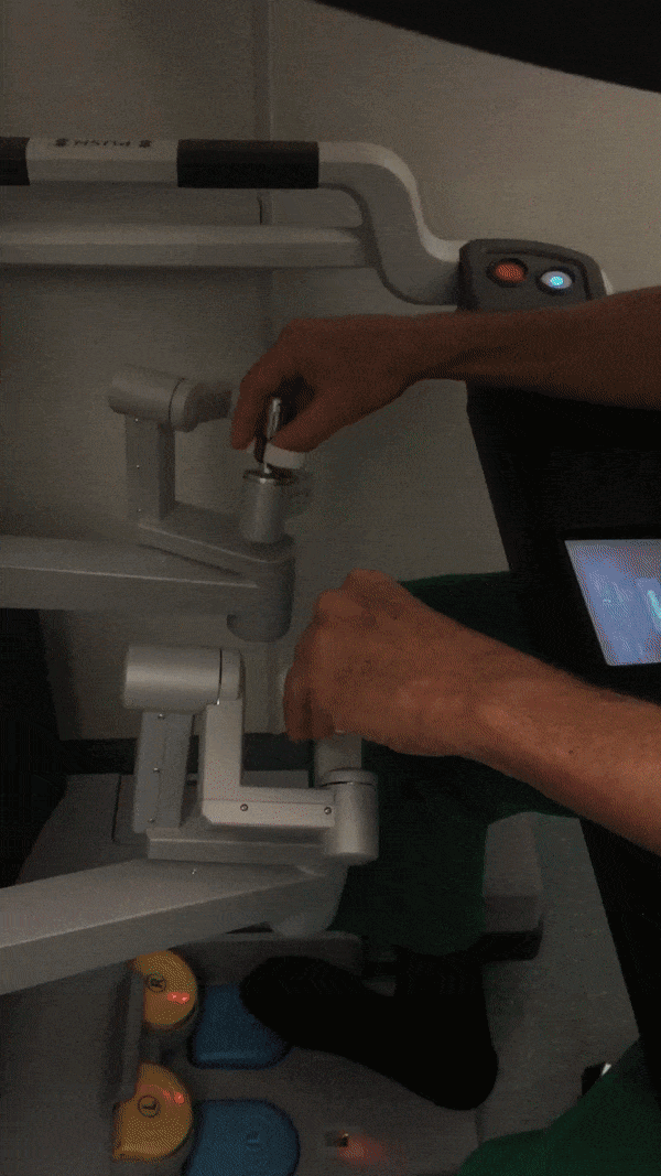 Da Vinci robot in action